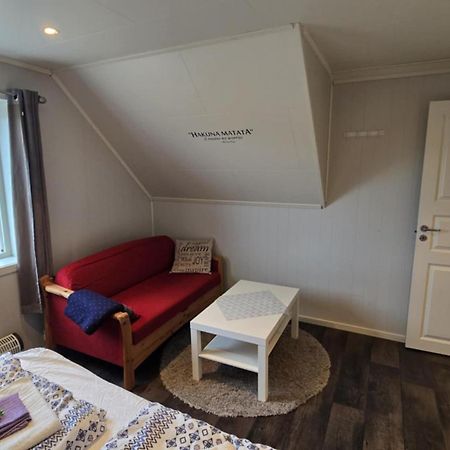 1 Room In The Yellow House, Close To Airport & Lofoten Evenskjer Екстер'єр фото