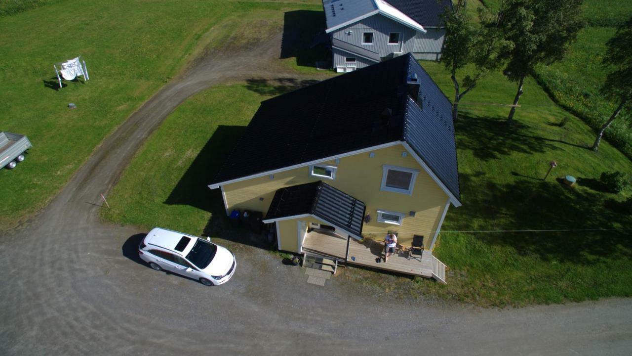 1 Room In The Yellow House, Close To Airport & Lofoten Evenskjer Екстер'єр фото
